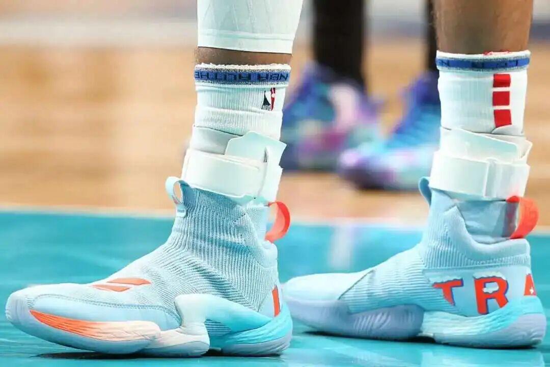 开云体育官网-新生代签名鞋！讨论度极高！已无下文...