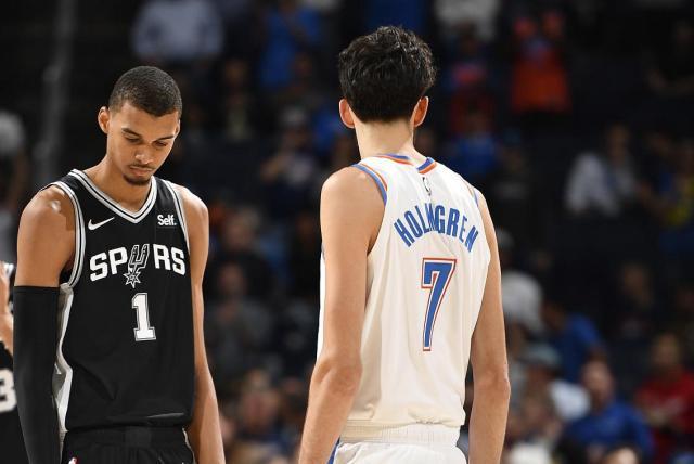 开云体育app-最佳新秀争夺预演？文班亚马大战切特上演科幻片